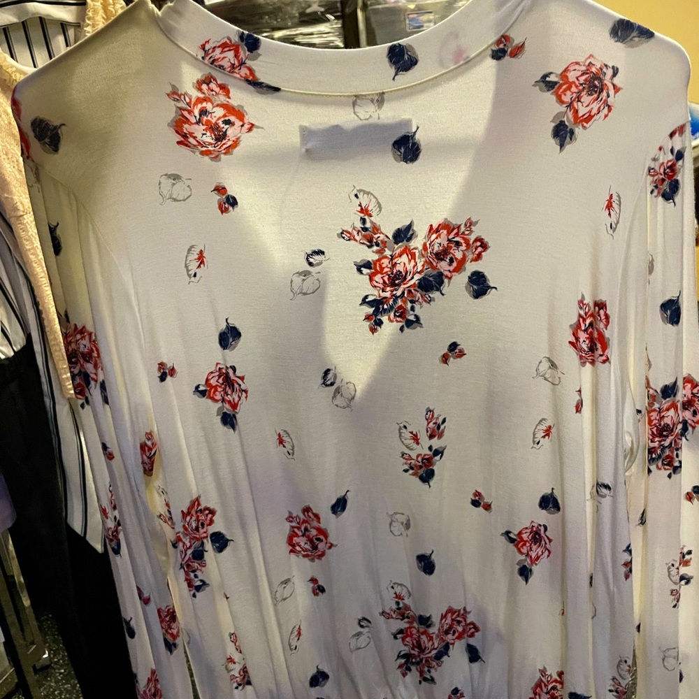 Abercrombie & Fitch White Pleated Blouse